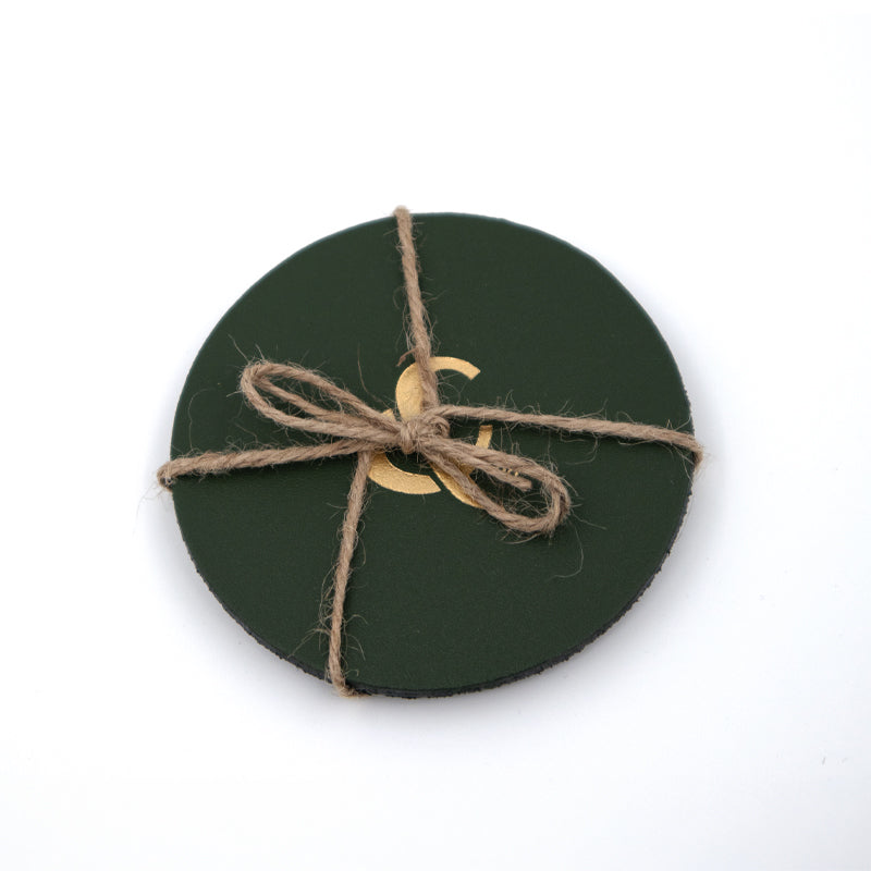 Base de copo verde cunho C&L dourado - 9cm