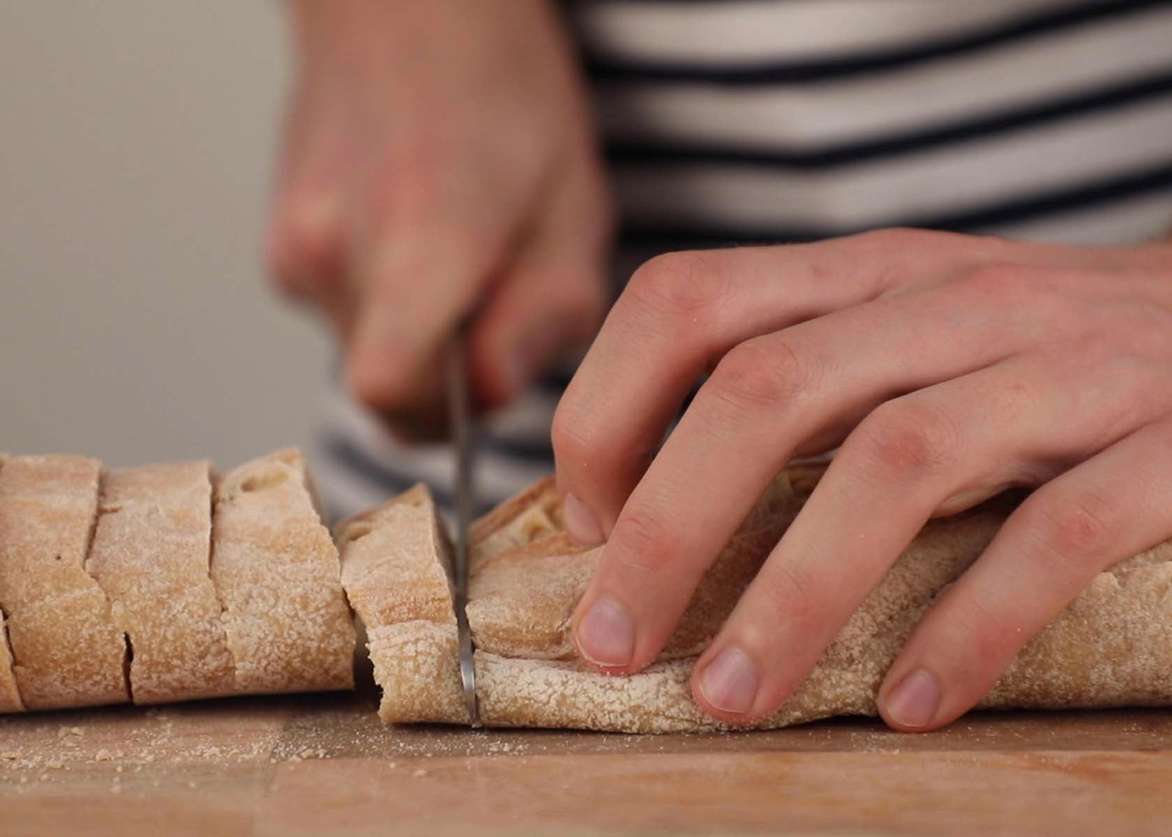 Faca para Pão KOTAI  20 cms