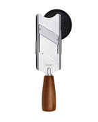 Slicer with hand guard 